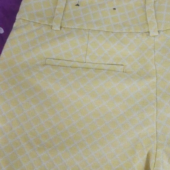 Ann Taylor Women's Yellow Jacquard City Shorts Size 6 - Picture 7 of 7